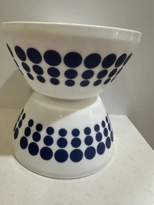 2 VINTAGE CHARM Inspired By Pyrex Glass White & Blue Dot Mixing Bowls SPOT ON - Bild 1 von 19