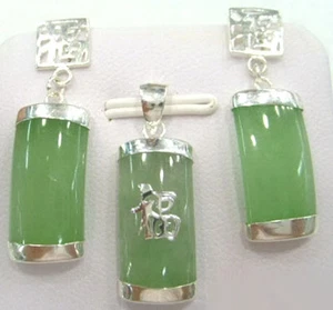 Juego de joyas de collar colgante de jade verde luz natural 18 kgp Fortune - Imagen 1 de 3