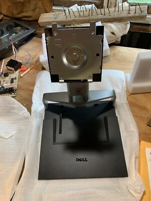 DELL RM361 LATITUDE E-SERIES 17"-24" LCD MONITOR STAND - Image 1 of 4