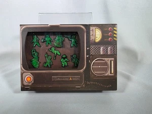 Fallout Glow in the Dark Enamel Pin Set 9 Numskull 2018 RARE HTF Pip Boy Vault - Picture 1 of 6
