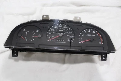 94-97 Nissan CUERPO DURO D21 Pickup Instrumento CLUSTER Medidores VELOCÍMETRO 2.4 Automático Foto 1 de 4