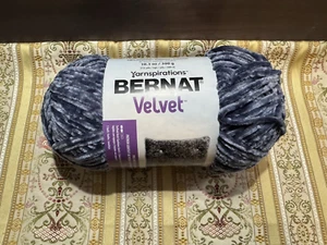 Bernat Samt Garn Knäuel Indigo Samt 10,5 Unzen - Bild 1 von 6