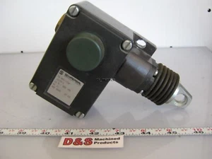 Schmersal Safety Switch TQ-481-11YR-2115-1 - Picture 1 of 2