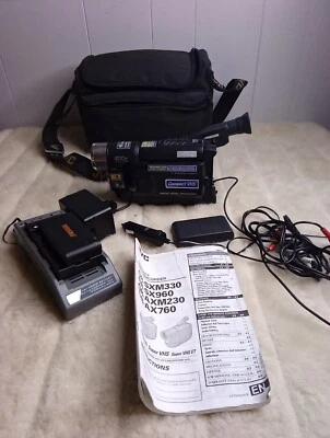 JVC GR-AXM230U 400x Zoom Camera W/ Power Supply - TURNS ON - READ - Image 1 of 4