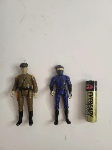 Lot of 2 1981 MEGO SAVITAR THE ASSASSIN NINJA EAGLE FORCE AND GENERAL MAMBA Cover