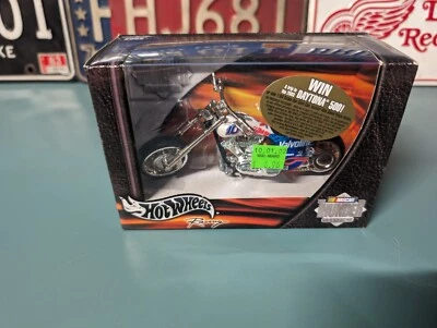 Motocicleta Hot Wheels 1/18 ThunderRides Chopper 2002 #10 Valvoline Johnny Benson Foto 1 de 4