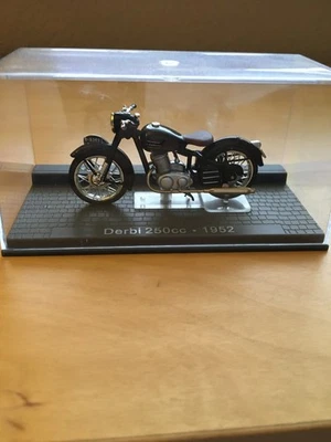IXO/ALTAYA VINTAGE DERBI 250CC 1952 MOTORCYCLE - Image 1 of 4