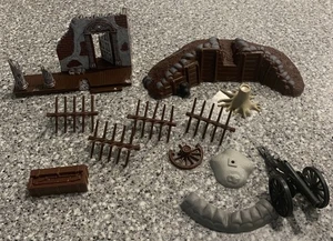 MARX/CTS Battle damaged Civil War Accessories- Mansion, Cannon Etc. - Picture 1 of 4