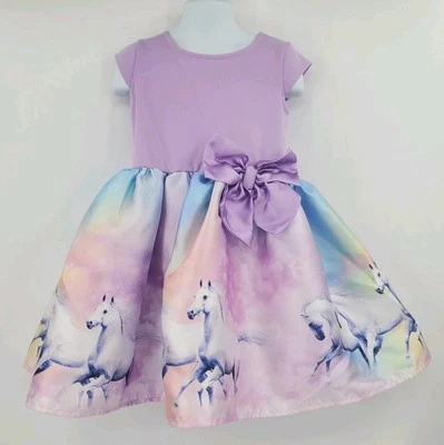 H&M 彩虹喇叭裙白色马匹连衣裙 学步儿童 尺寸 3/4T 紫色蝴蝶结 — 第 1/4 张图片