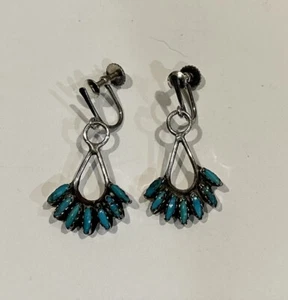 Vintage Native American sterling Silver Blue Turquoise Screw Back earrings - Picture 1 of 5
