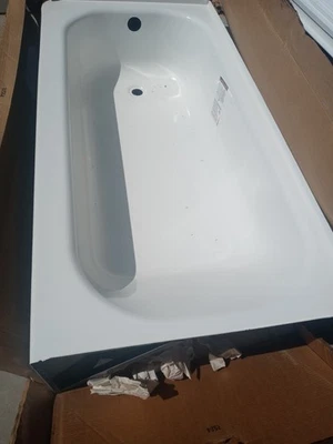 Bathtub With Wall Panels - Image 1 of 4