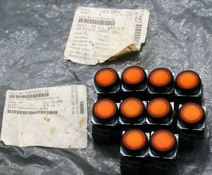 Two (2) Eaton 22.5MM Illuminated Amber Pushbutton 24VDC GOSS FG.5740945-01 NEW - Picture 1 of 7
