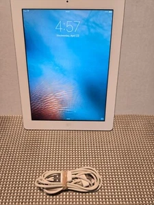 Apple iPad 2 - 9.7" Tablet - WiFi - 16GB - White - No iCloud - Fully Working - Picture 1 of 9