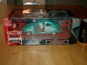 CUSTOM 1951 VOLKSWAGEN BUG, Die Cast Metal Factory Made MAISTO Toy Car, 1/18 - Picture 1 of 11