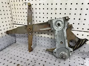 1978 - 1988 MONTE CARLO REGAL CUTLAS RH PASSENGER MANUAL WINDOW REGULATOR - Picture 1 of 2