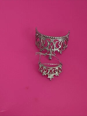 Кукла Holiday Barbie выпуск тысячелетия 2000 серебряная металлическая тиара и ожерелье - Изображение 1 из 4