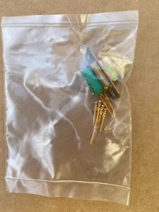 Conector M24308/4-1F - Imagen 1 de 3