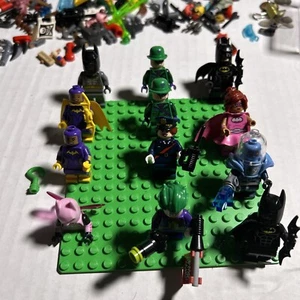 LEGO Minifigure LOT 12/ 1/2 Batman LEGO. Random figures From Dif Sets. VIEW Pics - Picture 1 of 18