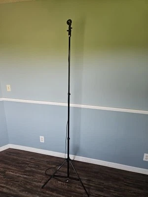 Trípode extensible de fibra de carbono Neewer 77" con soporte para bombilla Foto 1 de 4