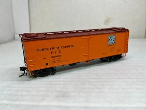 HO RED CABOOSE WESTERN PACIFIC/ FRUIT EXPRS REFRIGERATOR CAR WOOD SIDED # 55055 - Picture 1 of 5