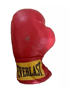 (1) Aged Everlast Boxing Glove - Picture 1 of 3
