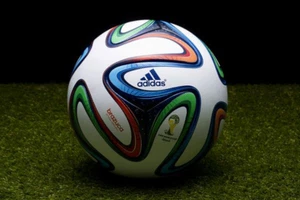 Ad Brazuca Mondiali FIFA 2014 Brasile Pallone Ufficiale Calcio Taglia 5 - Foto 1 di 2