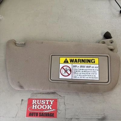 2004 Hyundai Santa Fe Passenger Right Side Sun Visor Lighted Cloth - Image 1 of 4