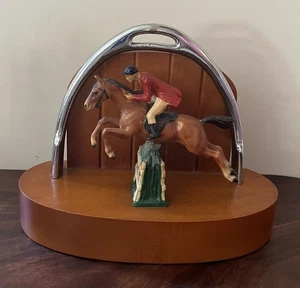 Vintage Equestrian Bookends with English Fox Hunters Jumping and Horseshoes - Picture 1 of 9