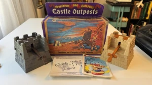 Ballestas y catapultas vintage junto al lago castillo puestos avanzados con caja faltan piezas - Imagen 1 de 12