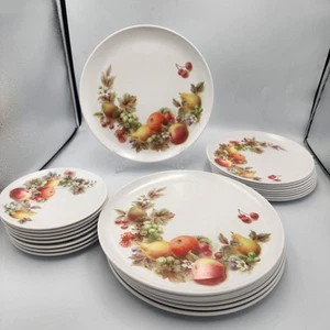 Melmac Geschirr 8er Set Tafelgeschirr, 8 Salat, 8 Untertassen Teller Obst Blumen Trauben - Bild 1 von 10