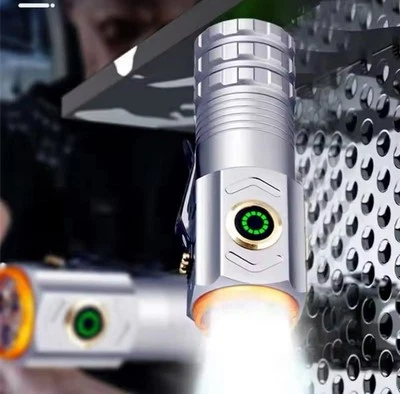 Taktische Mini LED Taschenlampe - 3000 lm Wiederaufladbar USB-C 3-Core Ultra Leistungsstark - Bild 1 von 4