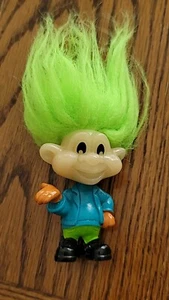 Vintage Trollpuppe 3 Zoll Glow in Dark Burger King Kids Club 1993 limettengrünes Haar - Bild 1 von 3