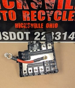 2017-2019 Silverado Sierra L5P Duramax Diesel Battery Distribution Fuse Block - Picture 1 of 3