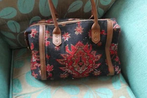 Laura Ashley Gobelin Handtasche Carpetbag, rot und marine bedruckt. Selten. Tolle Größe - Bild 1 von 5