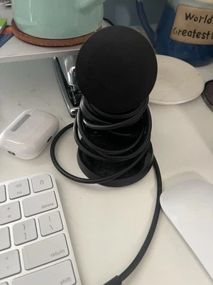 Belkin MagSafe Wireless Charger - Image 1 of 2