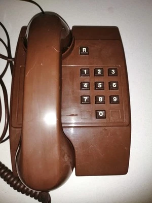 BT TELEPHONE. 1981 British Telecom S/1000/GF/1981-PR . - Image 1 of 2