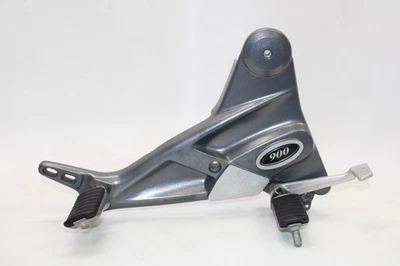 Juego trasero derecho Triumph Trident 900 1997 fabricante original con par de clavijas con pedal de freno Foto 1 de 4