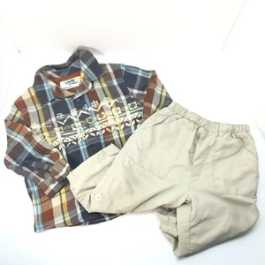Conjunto de 2 piezas de camisa a cuadros Oshkosh para niños y pantalones caqui 18 m - Imagen 1 de 8