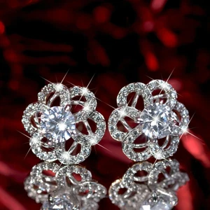 2.5 Ct Round Cut Diamond Simulated Flower Stud Earrings Gift 925 Sterling Silver - Picture 1 of 7