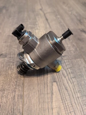 Bomba de combustible de alta presión AUDI A4 A5 B8 2009-2012 2,0 L/HPFP 06J127025E OEM Foto 1 de 4