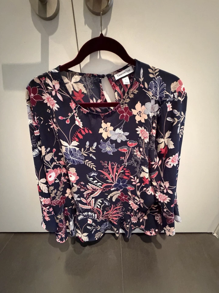 Mujer Floral, Manga Tulipán con Parte Inferior Flutter Foto 1 de 3