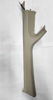 Cubierta del panel de moldura del parabrisas izquierdo del lado del conductor Nissan Versa 2007-2012 Foto 1 de 4