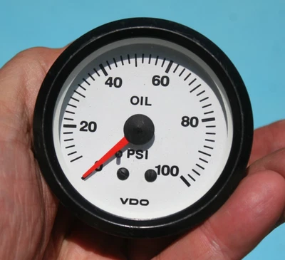 VDO Vintage 100 PSI White Face 2 5/8" Oil Pressure Gauge - Image 1 of 4