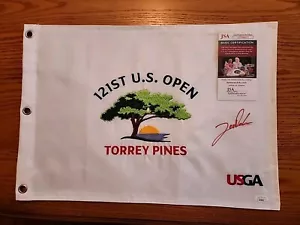 JON RAHM FIRMATO AUTOGRAFO 2021 US OPEN PIN FLAG TORREY PINES GOLF MASTERS JSA - Foto 1 di 3
