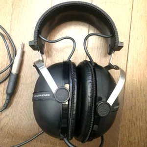Pioneer SE-205 Stereo Headphones Retro Black Audio Equipment Vintage Made In JP - Picture 1 of 4