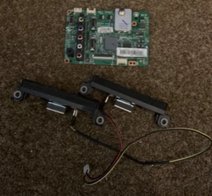 Samsung UN32EH4003F Main Board Replacement Part # BN94-07592Z & Speakers - Picture 1 of 2