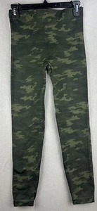 Leggings Spanx Look At Me Now camuflados verdes tiro alto para mujer talla grande - Imagen 1 de 6