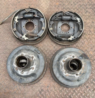 Ford Bronco 1966-1977 configuración de freno de tambor con carga delantera/piezas originales Foto 1 de 4