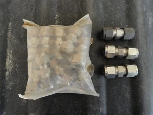 12PCS 3/8"Tx 3/8T S/S COMPRESSION TUBING UNIONS PLUS 1 - Picture 1 of 2
