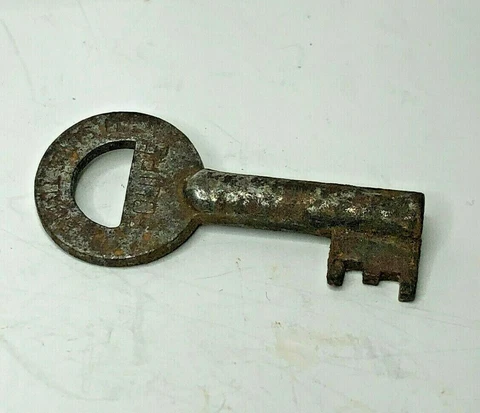 Vintage Squire Cabinet or chest Key half moon bow 40 mm length Cover
